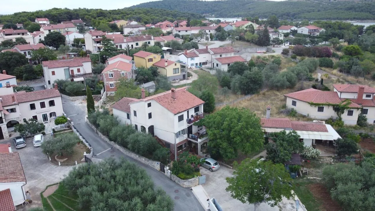 Apartments Ruzica Pomer