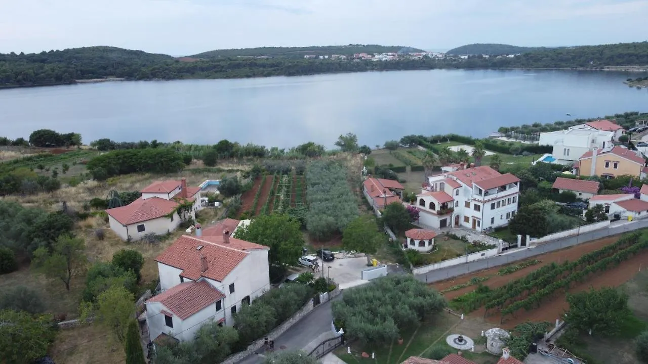 Apartments Ruzica Pomer