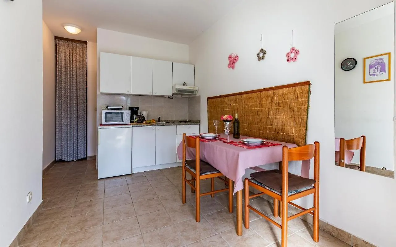 Apartments Ruzica Pomer