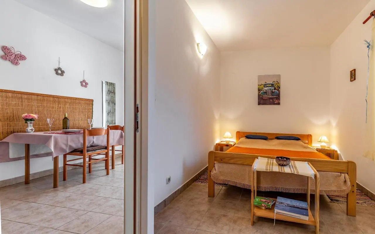 Apartments Ruzica Pomer