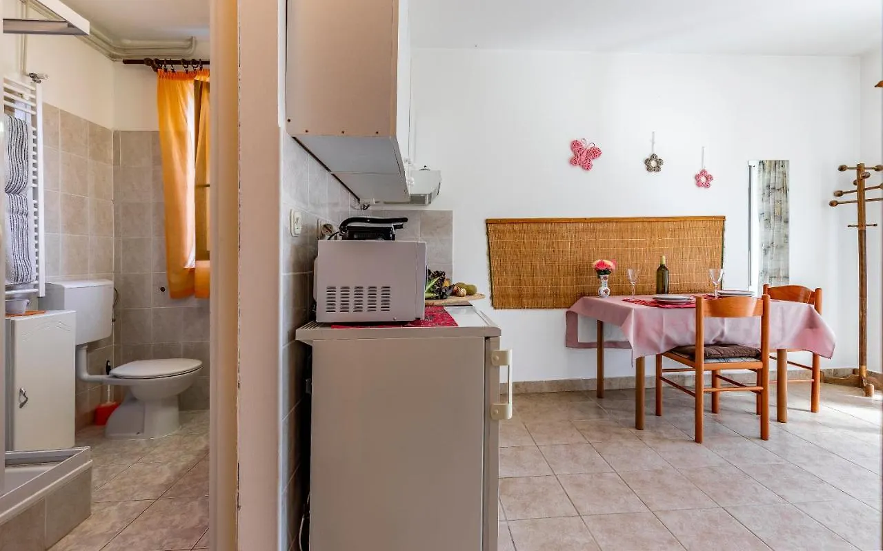 Apartments Ruzica بومير