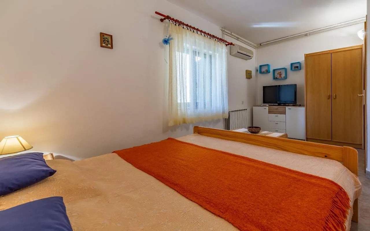 Apartments Ruzica Pomer