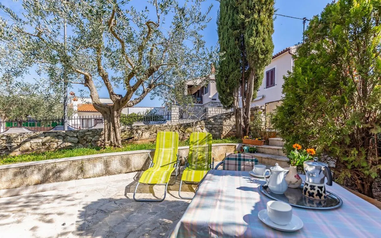 Apartments Ruzica Pomer