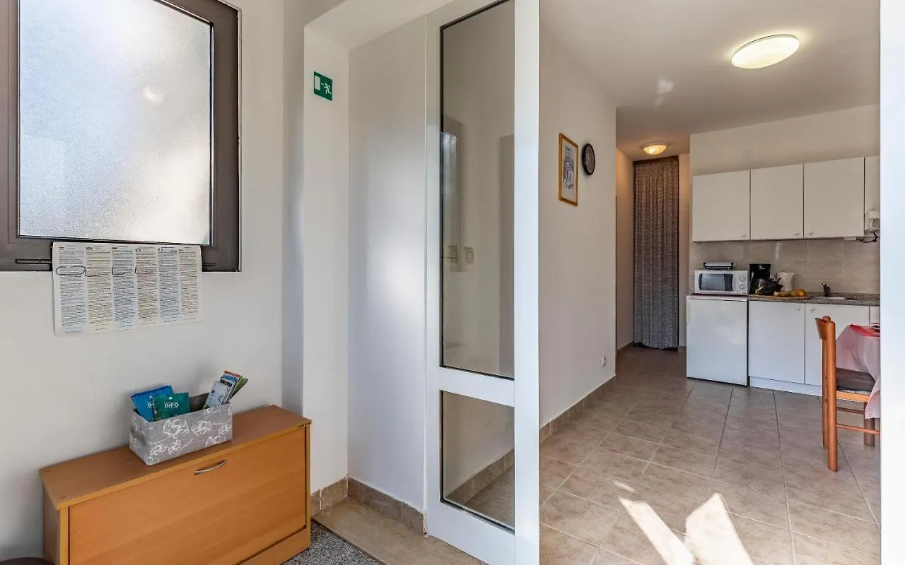 Apartments Ruzica Pomer Croatia