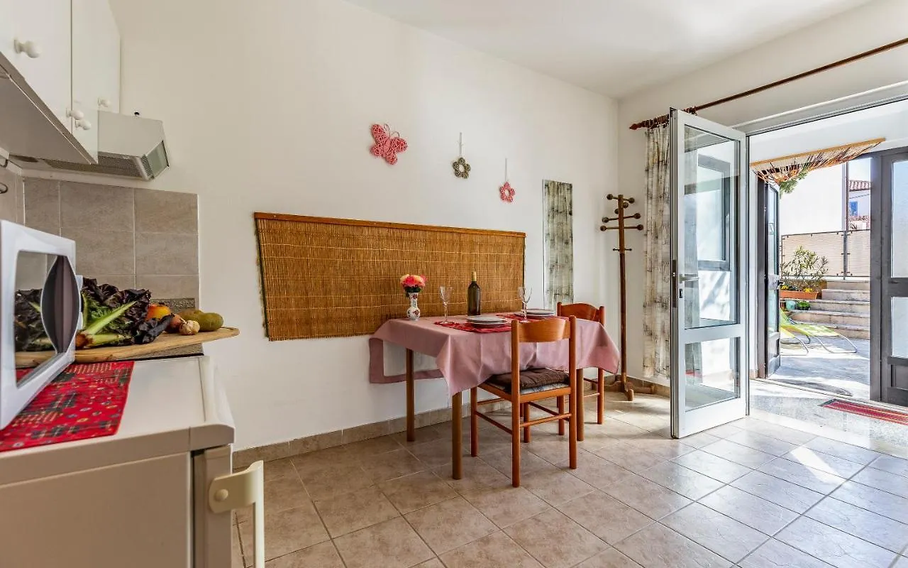 Apartments Ruzica Pomer
