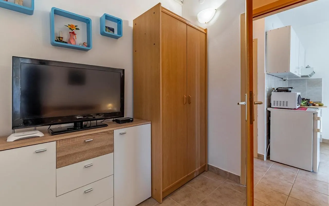 Apartments Ruzica Pomer
