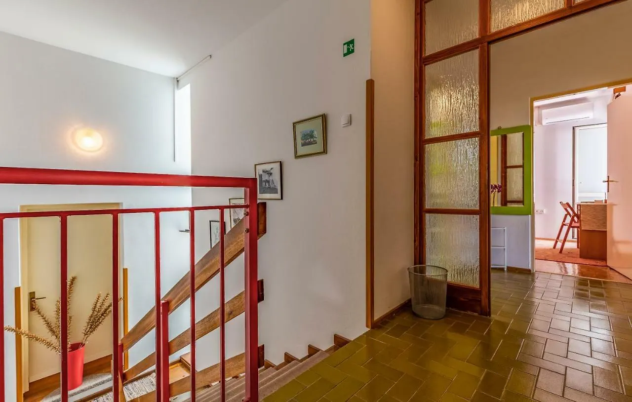 Apartments Ruzica Pomer 0*,