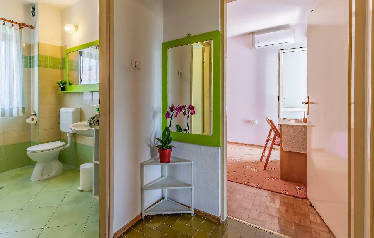 Apartments Ruzica Pomer