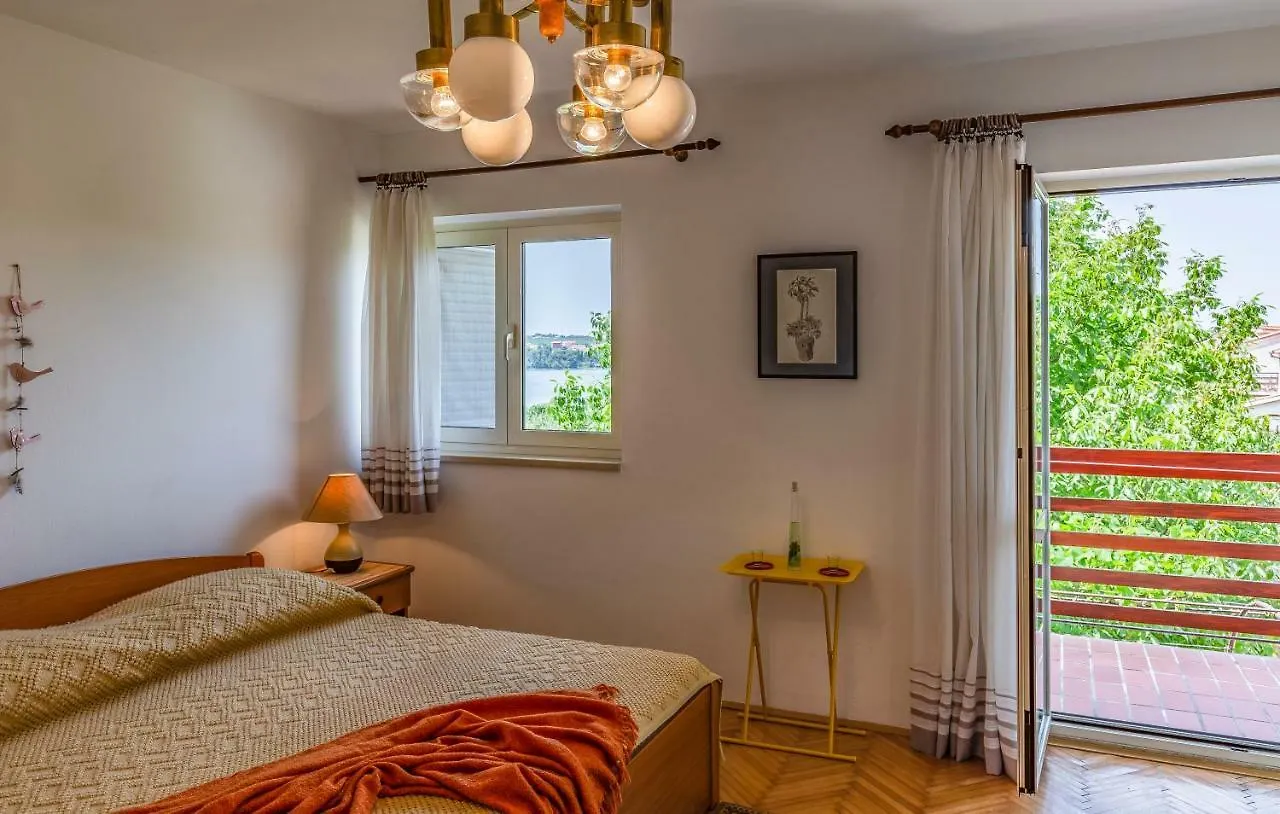 Apartments Ruzica Pomer