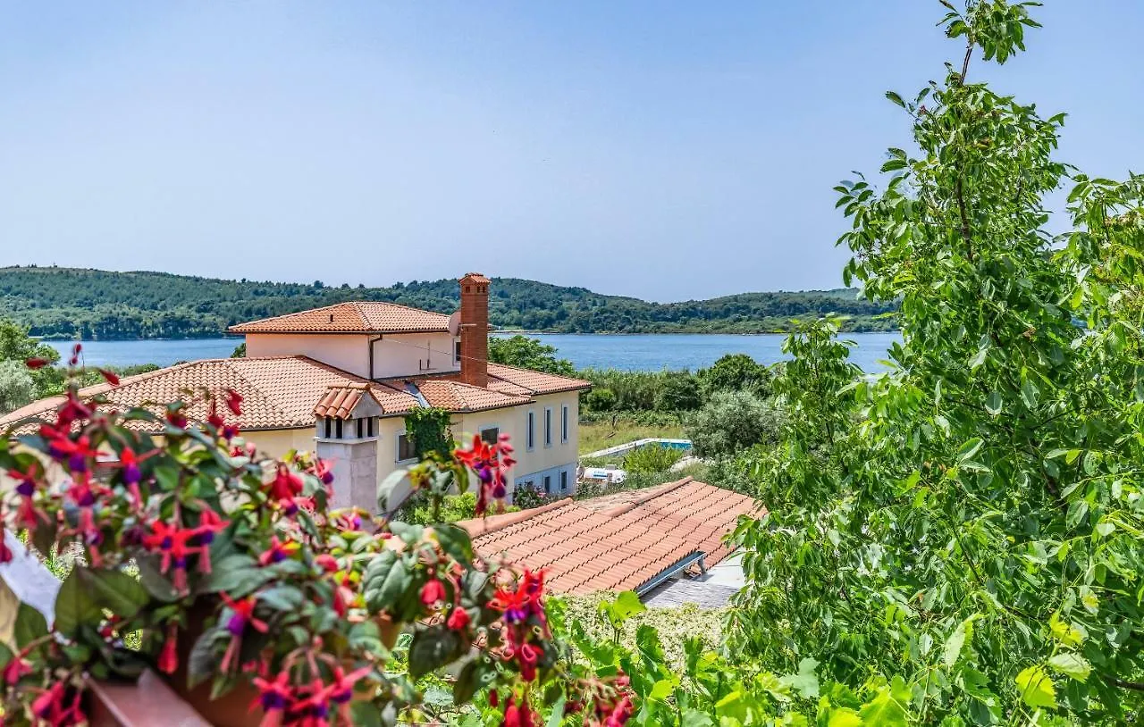 Apartments Ruzica Pomer