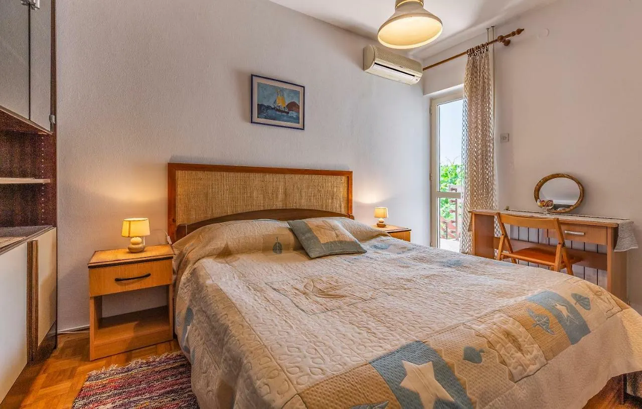 Apartments Ruzica Pomer