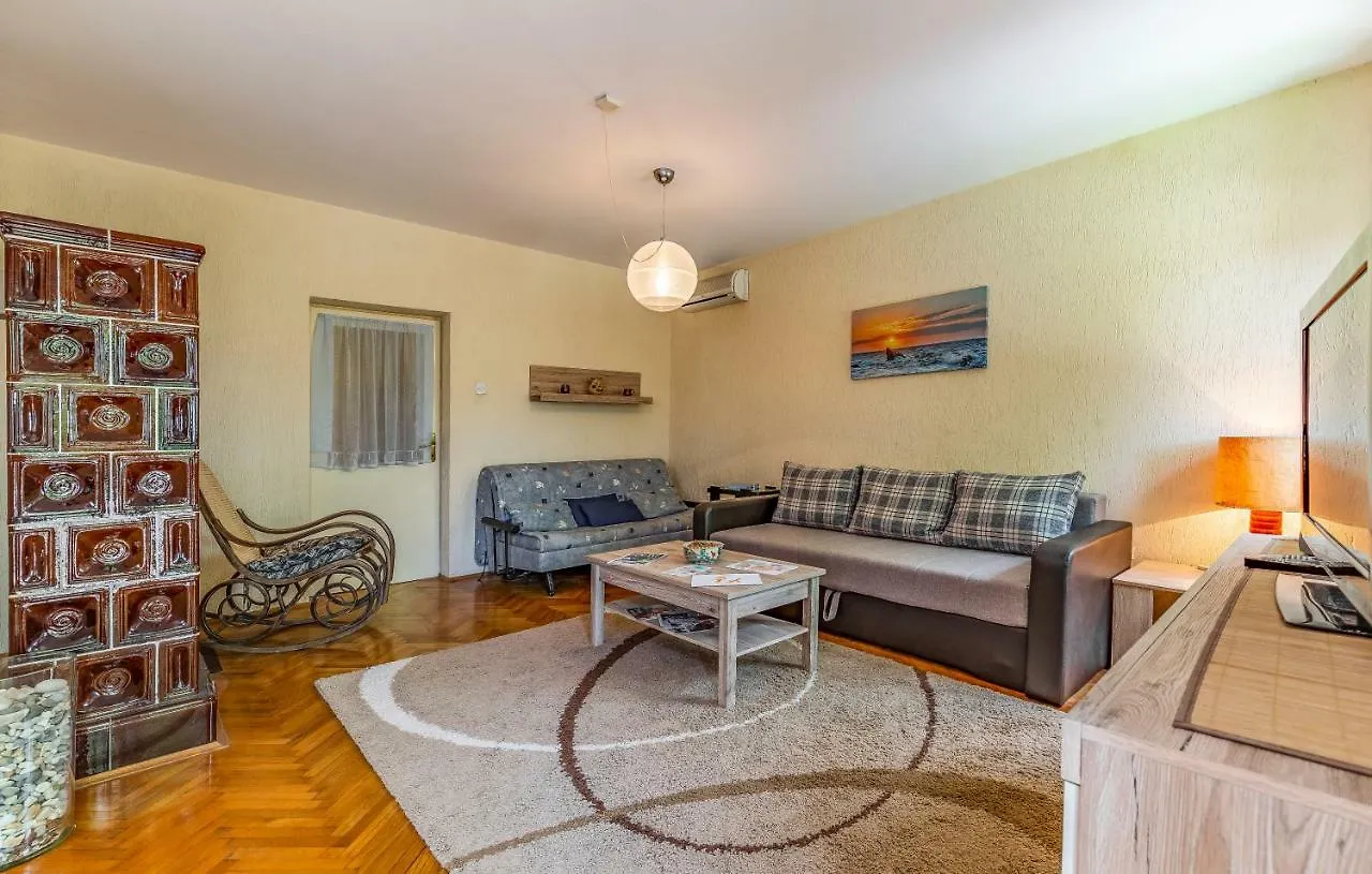 Apartments Ruzica Pomer