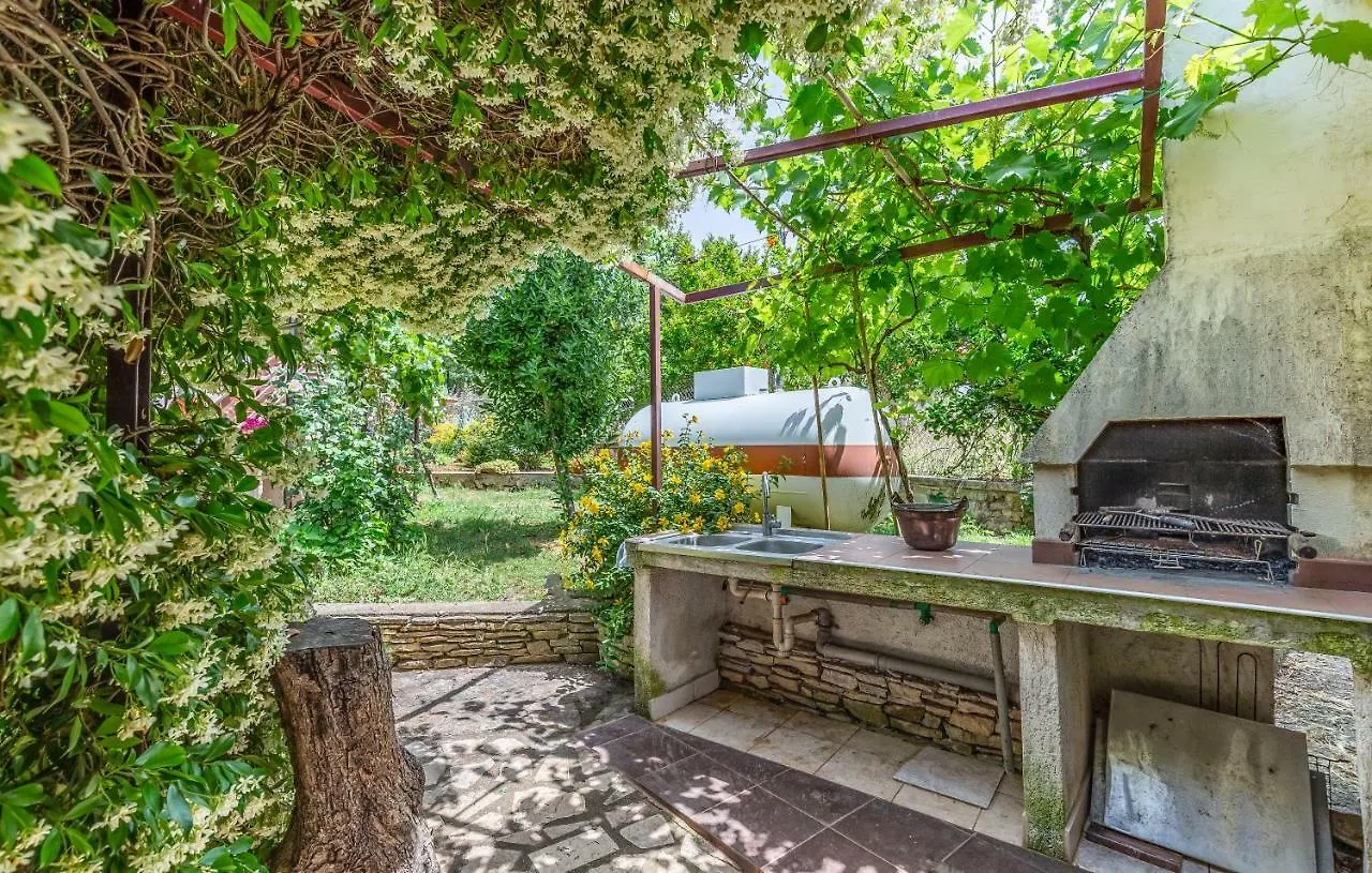 Apartments Ruzica Pomer